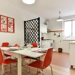  Apartment Red & White Vatican Italy